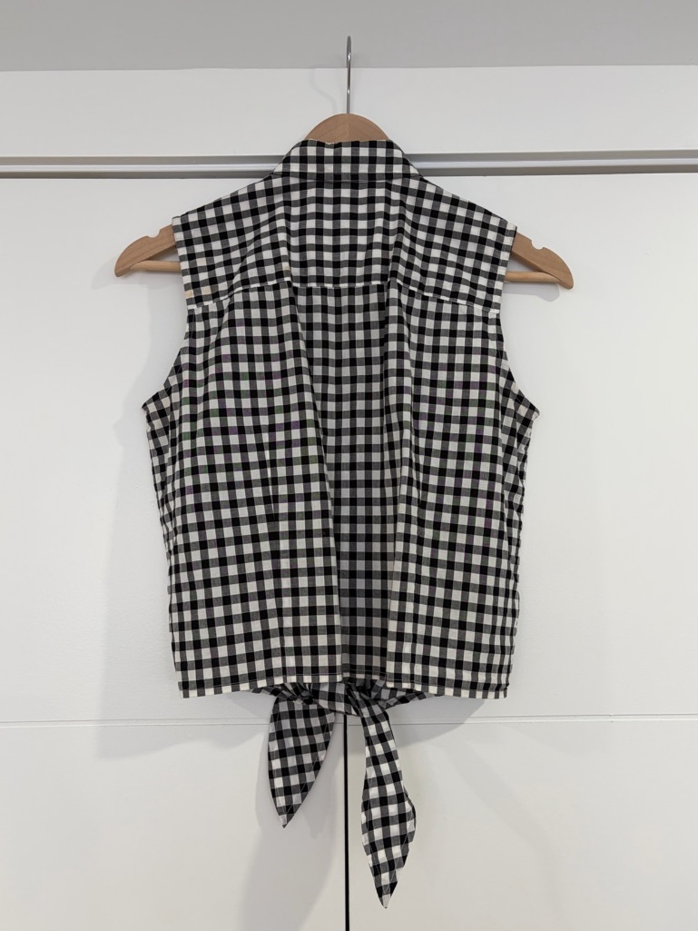 Lauren Ralph Lauren Black & White Gingham Tie-Front button down Sleeveless Shirt - Picture 2 of 10